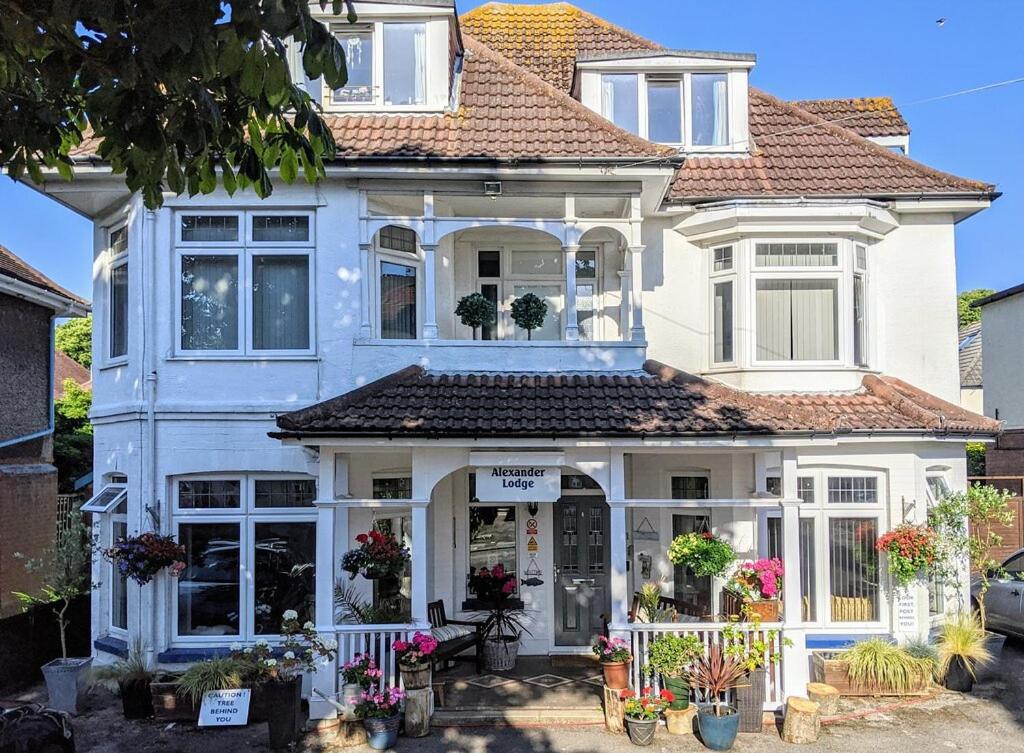 Alexander Lodge Guest House Bournemouth Exterior foto